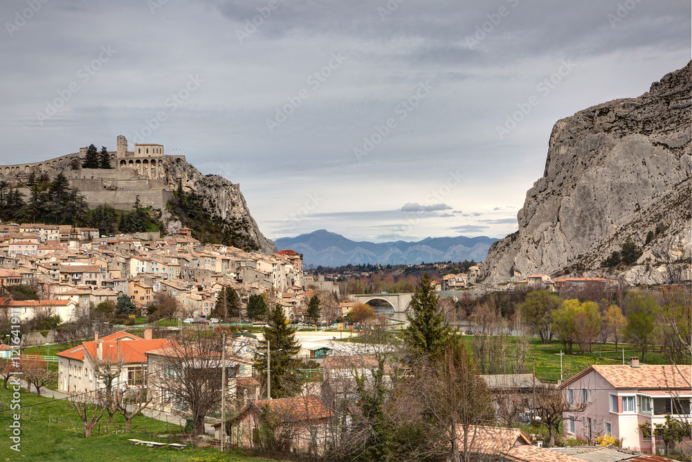 Obraz premium Sisteron - alpes-de-haute-provence