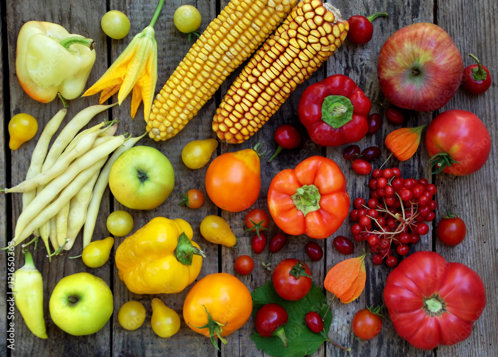 Naklejka czerwone, żółte warzywa i owoce