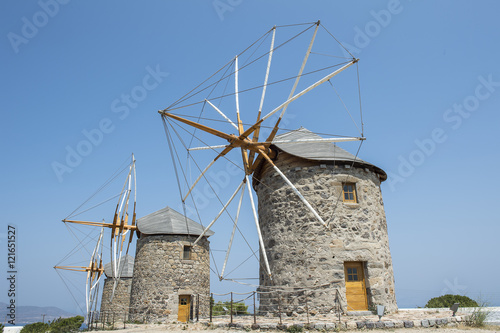Windmühlen beim Dorf Chora auf der Insel Patmos, Dodekanes, Griechenland