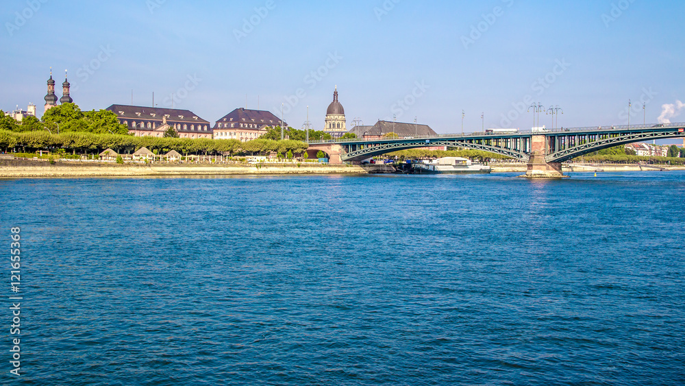 Bridge on the Rhine river, in Mainz, Germany Bridge on the Rhine river, in Mainz, Germany