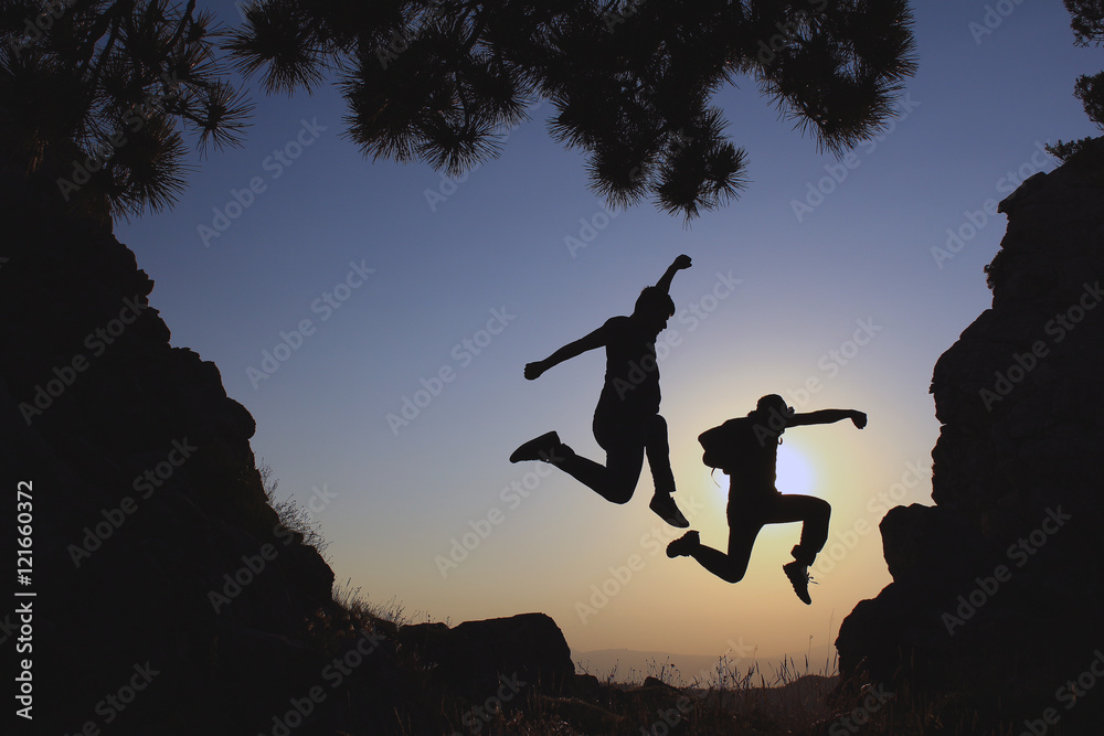 Mutlu Dağcılar & Hoplayarak Zıplamak