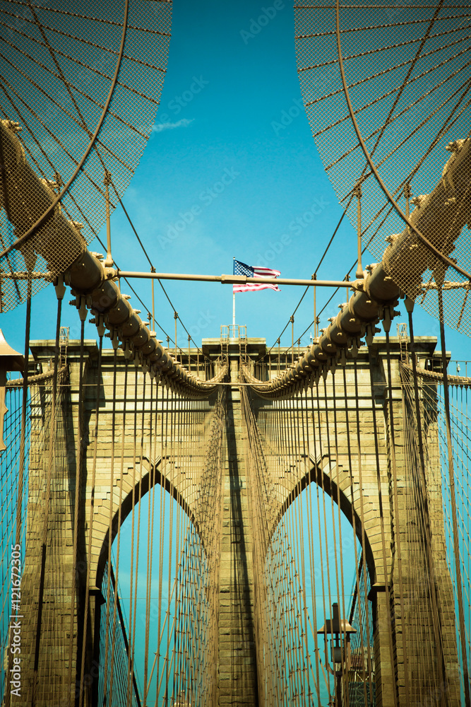 Fototapeta premium Vintage toned widok Brooklyn Bridge w Nowym Jorku