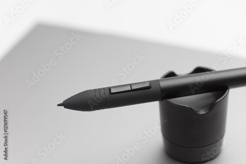 Graphic pen tablet