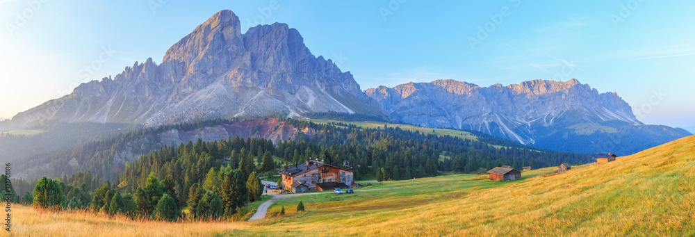 Fototapeta premium Sunrise in Dolomites Alps at Erbe Pass