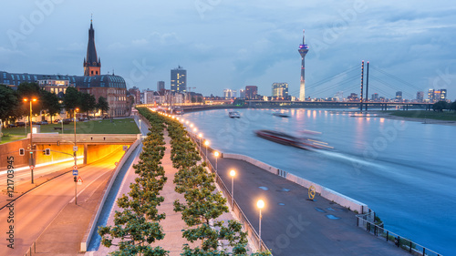 Obraz na płótnie Düsseldorf Skyline Panorama w salonie