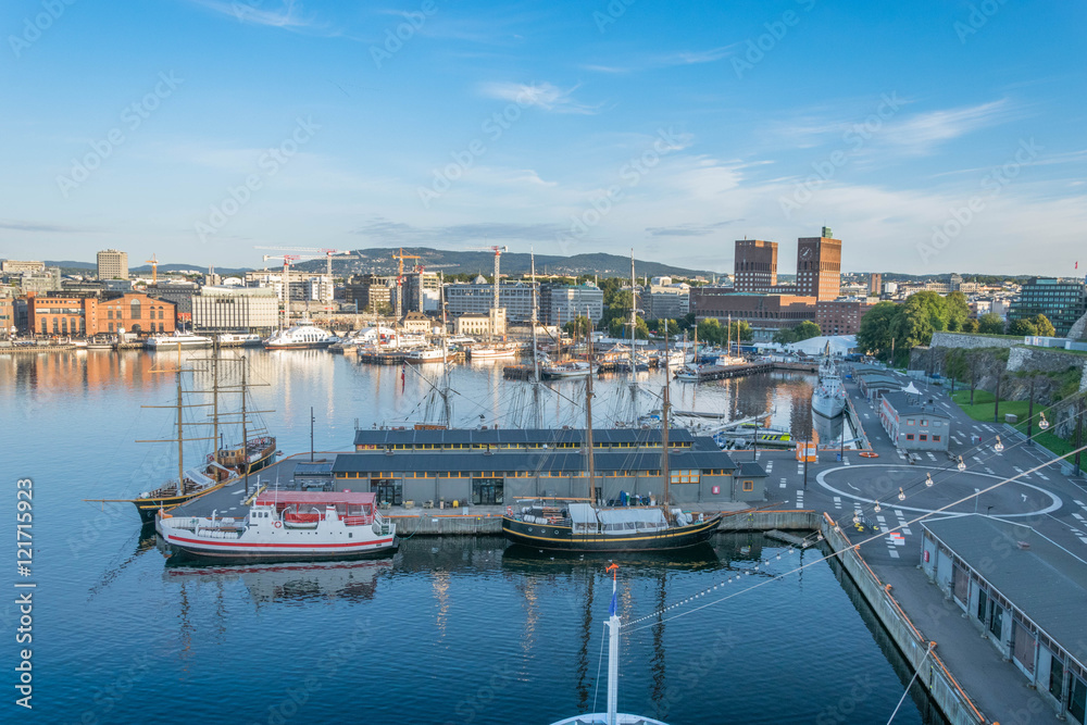 Oslo – Hafen bei Tag