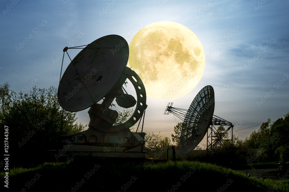 Fototapeta premium Antenna radio telescope of the Pulkovo Observatory in St. Peters