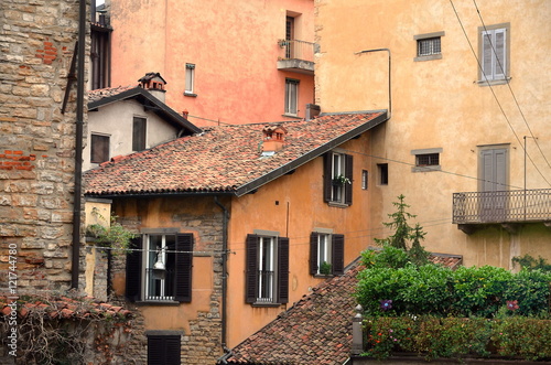 Fototapeta Naklejka Na Ścianę i Meble -  old window in Bergamo Italy