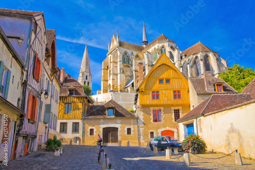 Auxerre, l'abbaye Saint-Germain vue de la Place du Coche d'eau, 