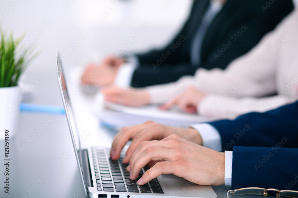 Obraz premium Group of business people working together in office