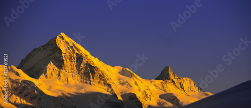 Matterhorn und Dent Blanche in der Abendsonne