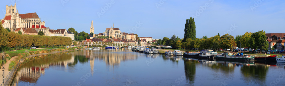 Auxerre, bords de l'Yonne, cathédrale Saint-Étienne, abbaye Saint-germain, Bourgogne-Franche-Comté, Auxerre, bords de l'Yonne, cathédrale Saint-Étienne, abbaye Saint-germain, Bourgogne-Franche-Comté,