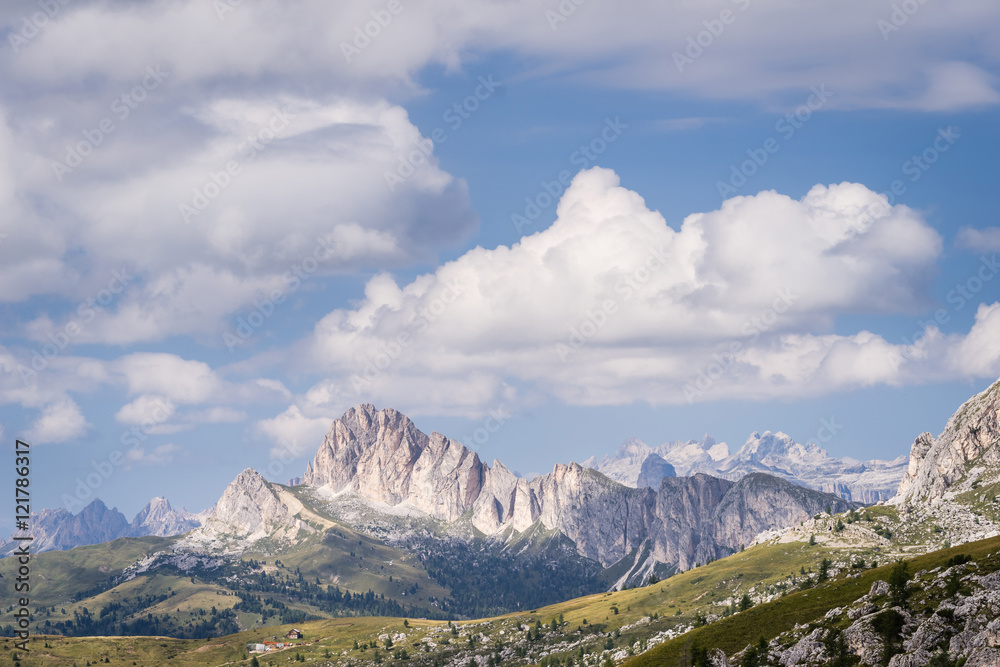 Obraz premium Scenic view of majestic rock formation in Italian Dolomites. UNESCO World Heritage Site.