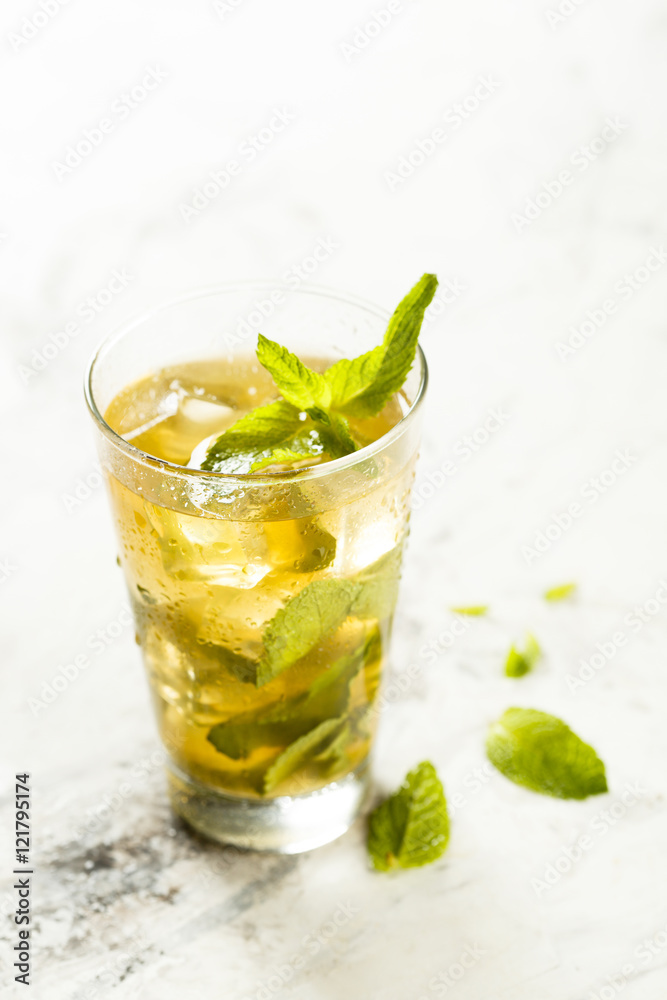Fototapeta premium Ice apple tea with mint
