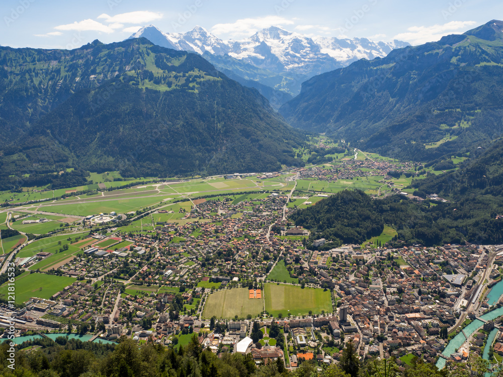 Vistas aéreas desde el mirador Harder Kulm en Interlaken, Suiza OLYMPUS DIGITAL CAMERA