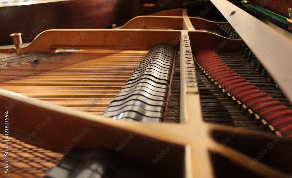 Naklejka premium The interior view of a piano