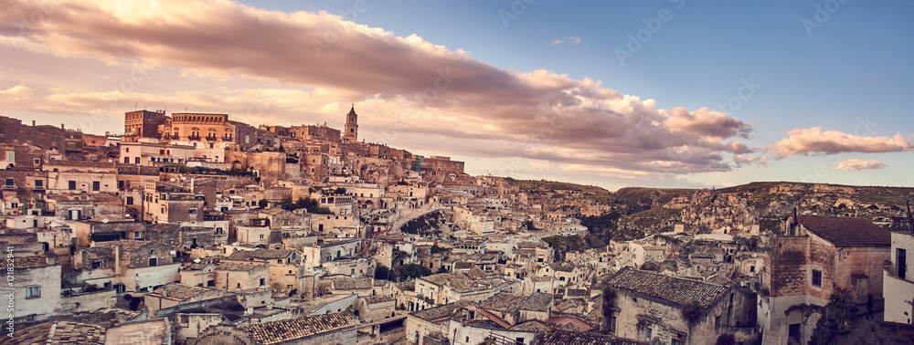 Fototapeta premium tramonto sulla città di Matera
