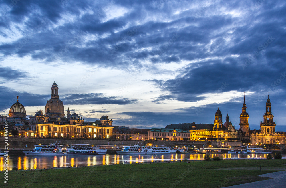 Fototapeta premium Dresden zur blauen Stunde