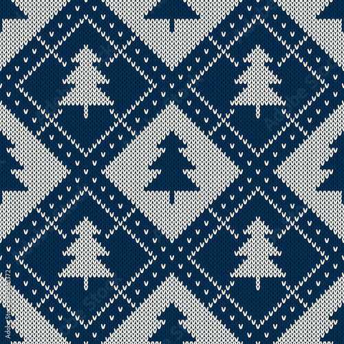 Winter Holiday Sweater Design. Seamless Knitting Pattern with Christmas Tree