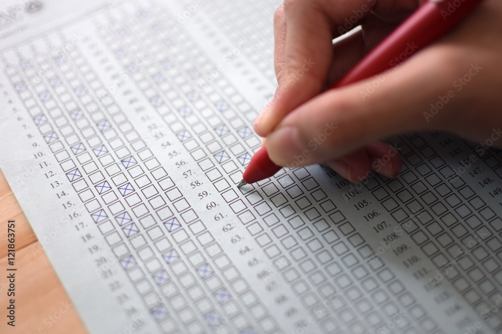 Obraz premium Standard test form selective focus on answer sheet