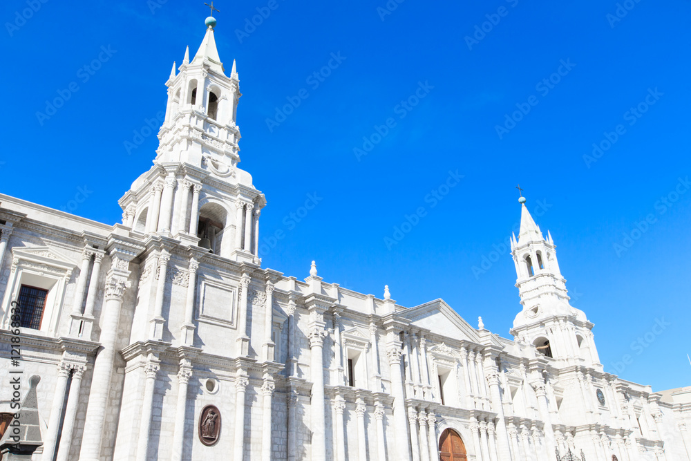 Fototapeta premium AREQUIPA PERU NOVEMBER 9: Main square of Arequipa with church on