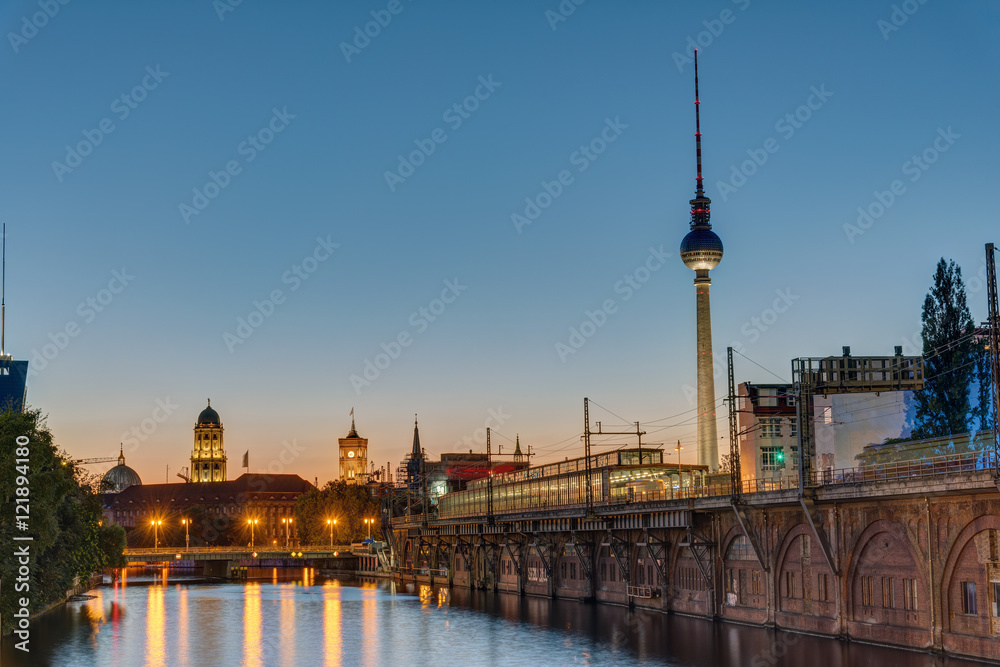 Twilight at the river Spree in Berlin with the TV Tower