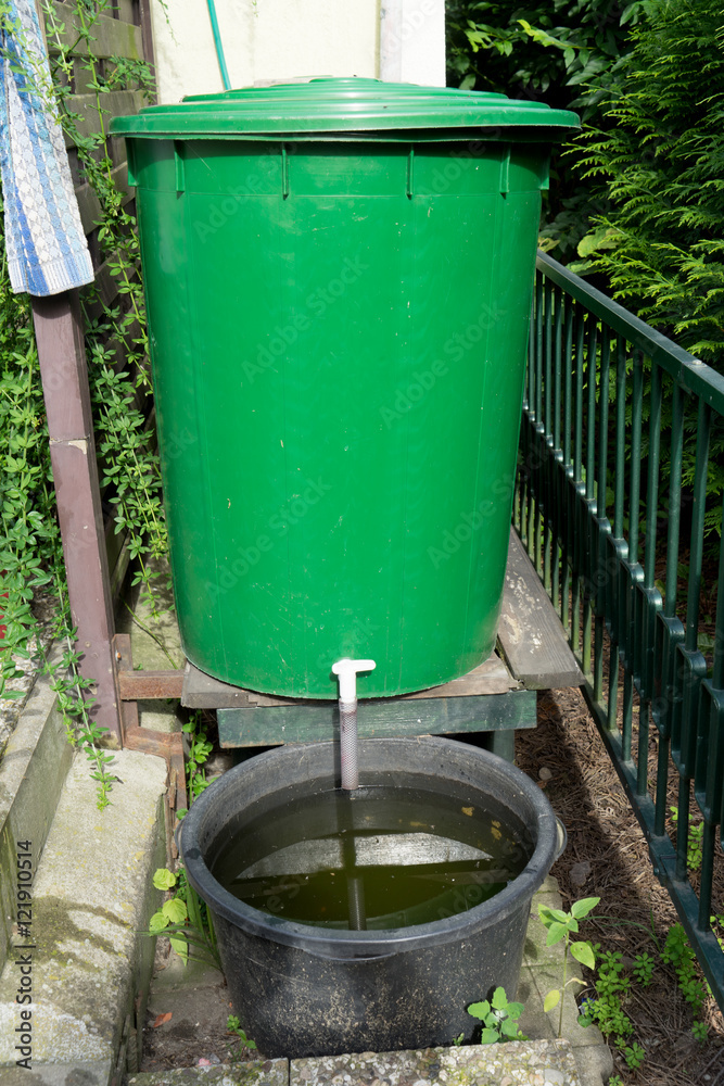 Water barrel / water barrel as water storage for garden maintenance Water barrel / water barrel as water storage for garden maintenance