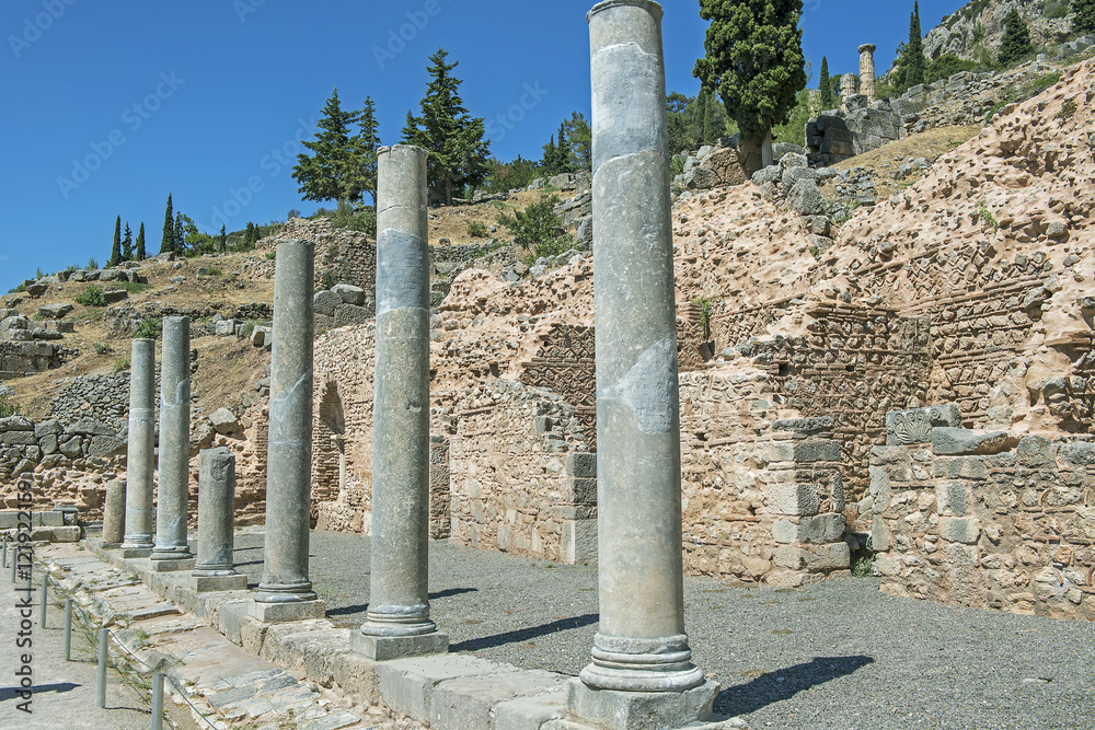 Säulen in der Orakelstätte Delphi, Griechenland