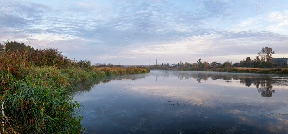 осенний пейзаж на Уральской реке Иртыш, Россия