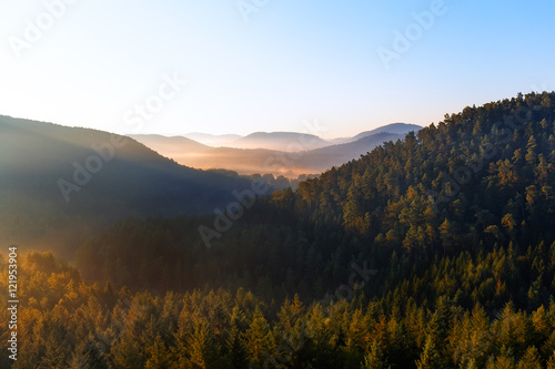 Sonnenaufgang im Dahner Felsenland © rphfoto