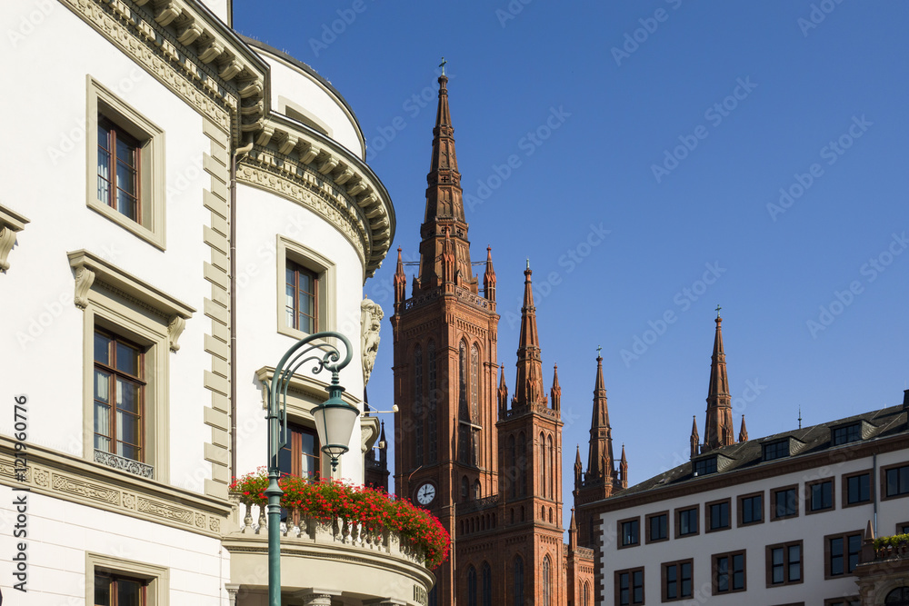 Wiesbaden, Schlossplatz mit Kirche und hessischem Landtag