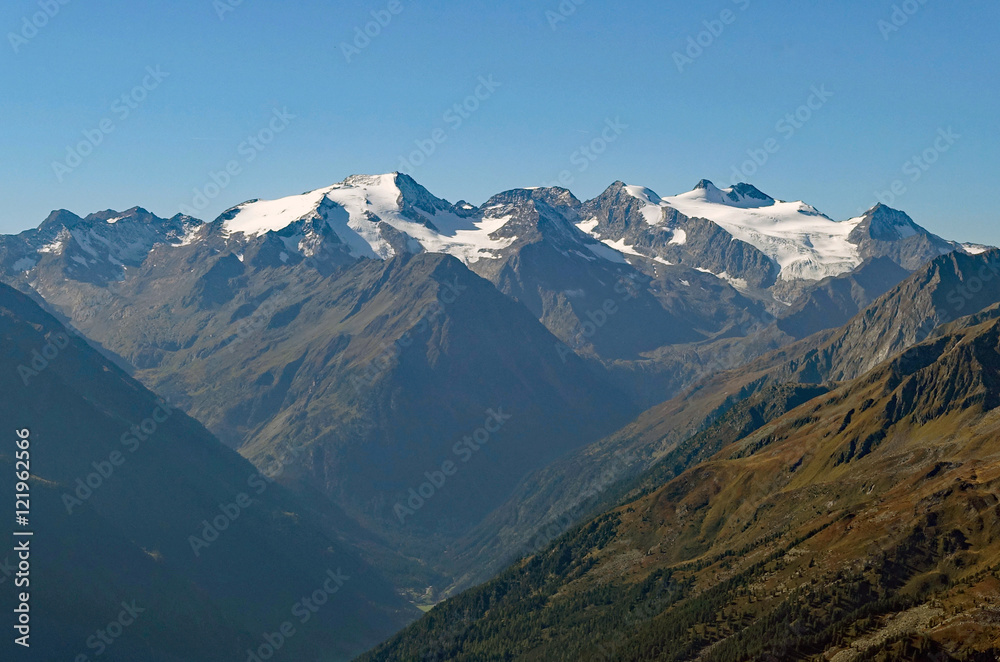Blick vom Hohen Burgstall auf die Stubaier Alpen