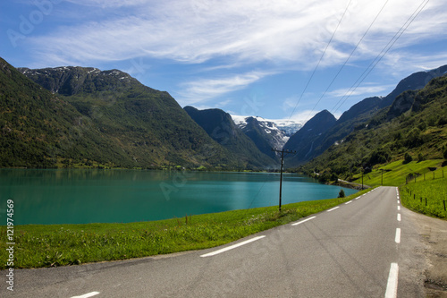 Lake Oldenvatnet in Norway © tmag