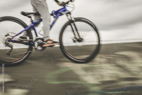 mountainbiker at halfpipe