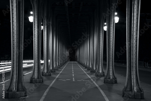 Sticker Bir-Hakeim bridge in paris