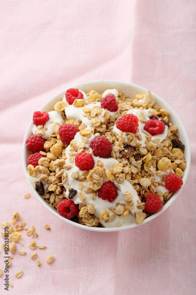 Breakfast bowl with raspberry muesli Breakfast bowl with raspberry muesli