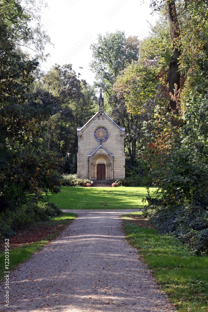 path to the funeral chapel