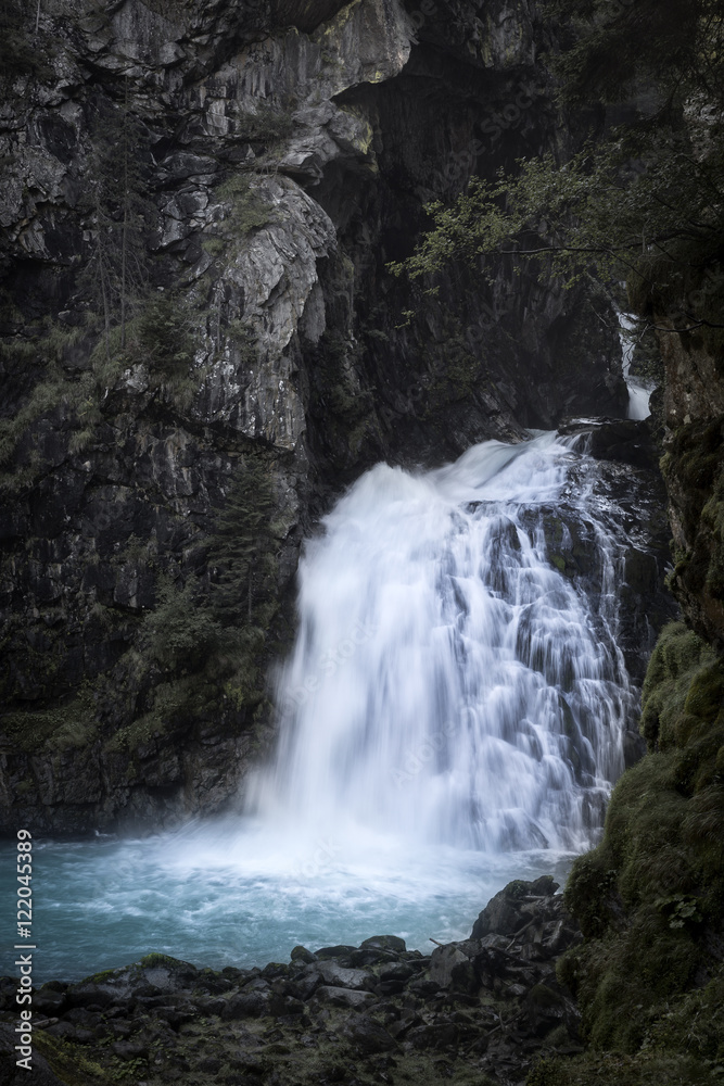 Reinbach Wasserfall in Südtirol, Italien Reinbach Wasserfall in Südtirol, Italien