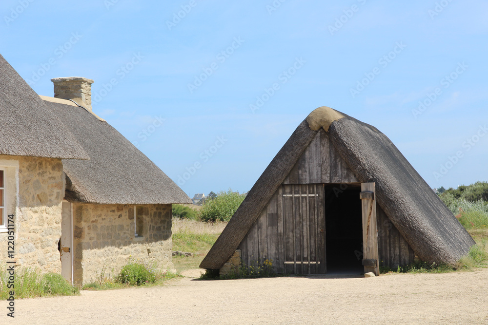 Village de Meneham à Kerloan, chaumière traditionnelle bretonne, classé monument historique Village de Meneham à Kerloan, chaumière traditionnelle bretonne, classé monument historique