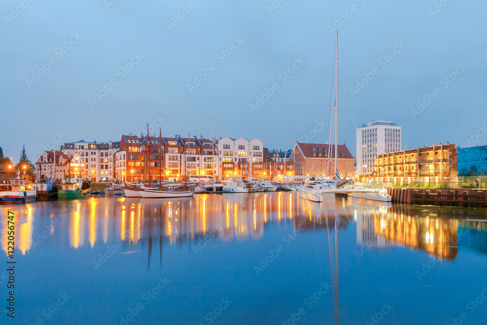 Obraz premium Gdansk. Central embankment at night.