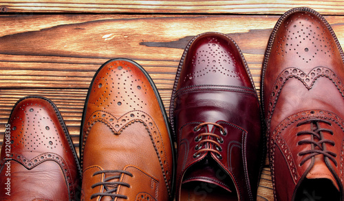 Fashion classical polished men's brown oxford brogues.top view