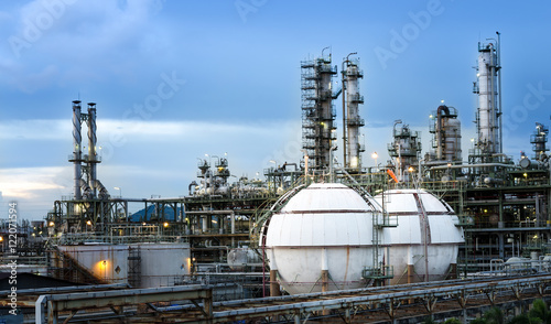 Petrochemical plant and sphere tank