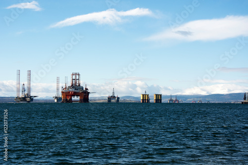 Line of Rigs