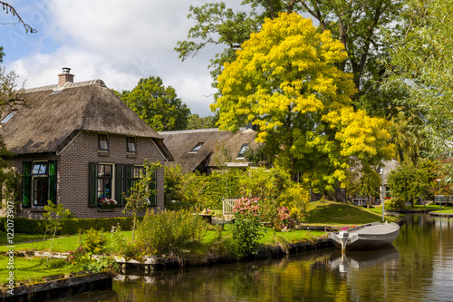 Haus in Dwarsdracht, Niederlande photo