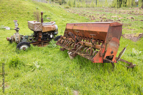 Abandoned agricultural machinery in the countryside (Spain)
