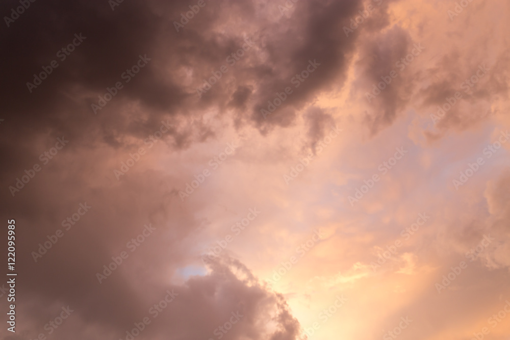 beautiful sky with clouds in the evening