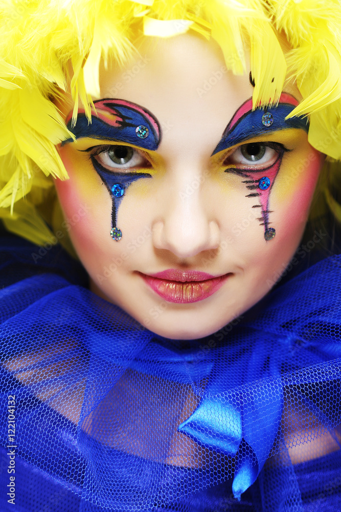 Naklejka premium woman with yellow wig feather
