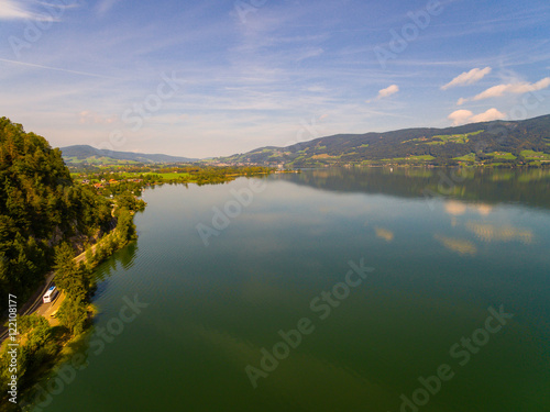 Luftaufnahme Mondsee, Österreich, Oberösterreich, Salzkammergut, Drachenwand © luftklick