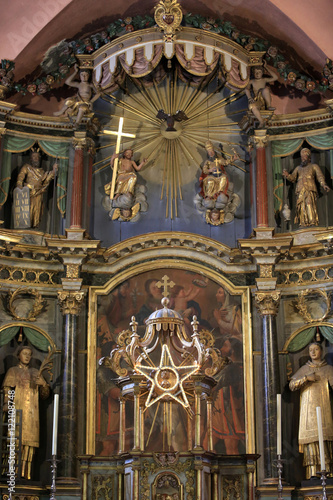 Etoile lumineuse. Eglise Saint-Gervais et Saint-Protais. Saint-Gervais-les-Bains. / Bright star. St. Gervais and St. Protais Church. Saint-Gervais-les-Bains.