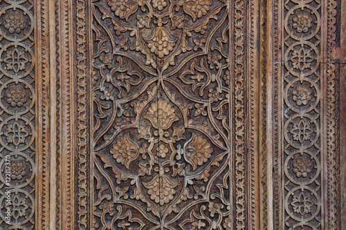 wood patterns on the doors, wood texture